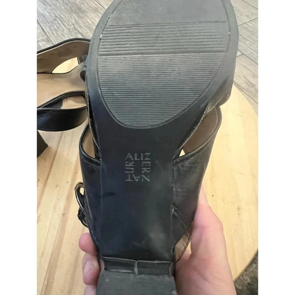 Naturalizer Women's Black Joyce Sling backs Heeled Sandal Size US 10.5M - Picture 4 of 5